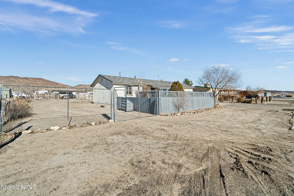 1770 Pueblo Silver Springs NV 89429