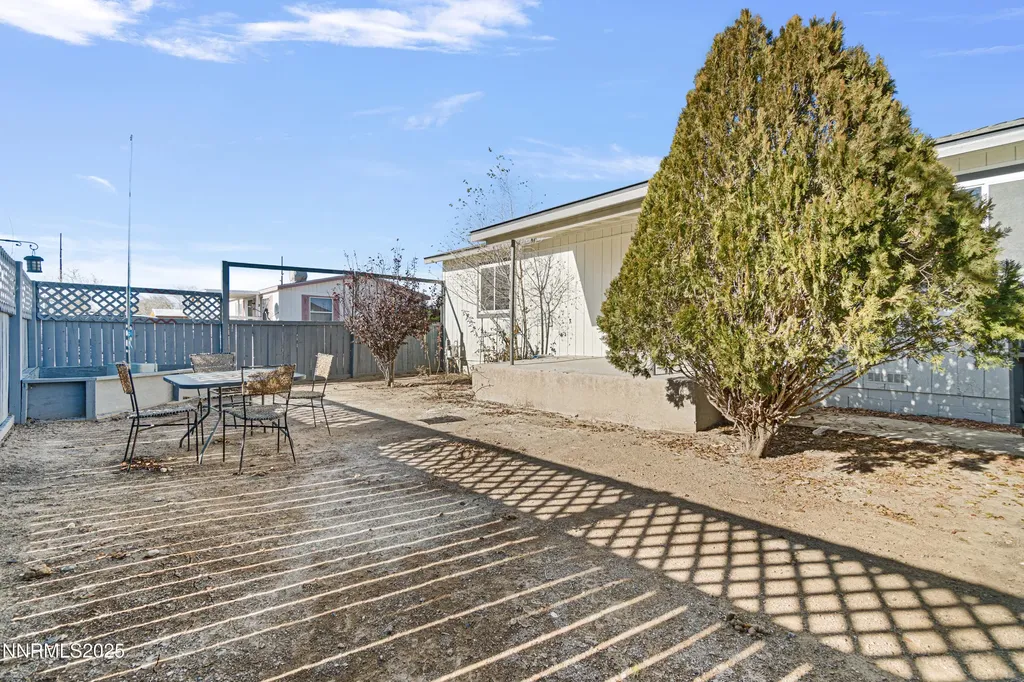 1770 Pueblo Silver Springs NV 89429