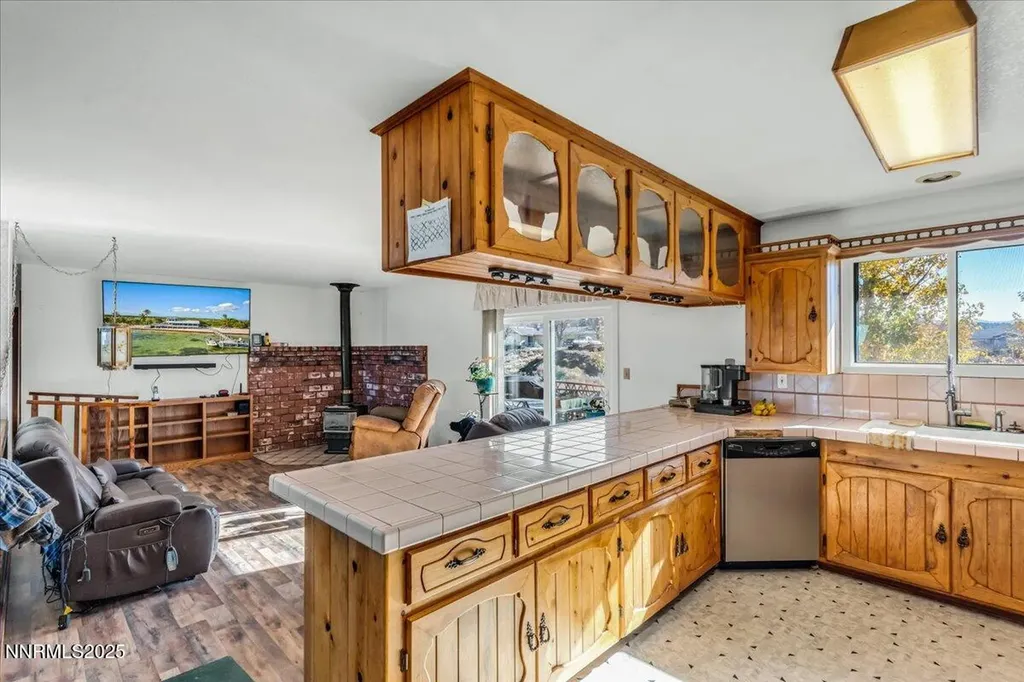 1359 Creek Gardnerville NV 89410