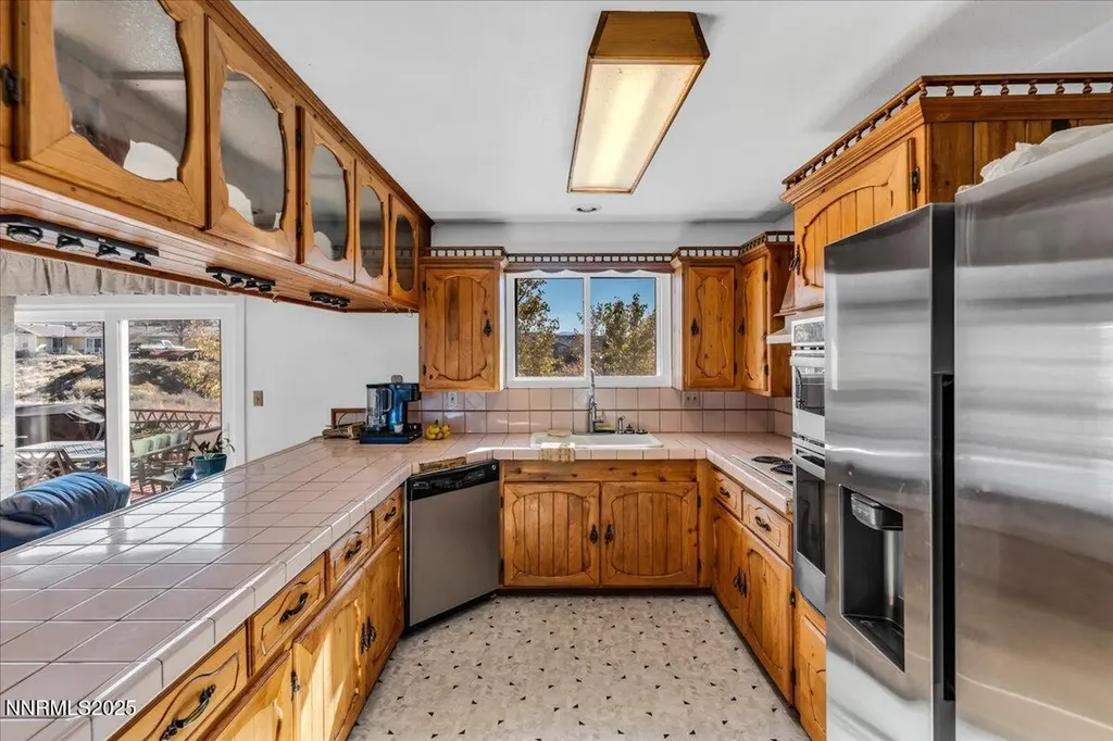 1359 Creek Gardnerville NV 89410