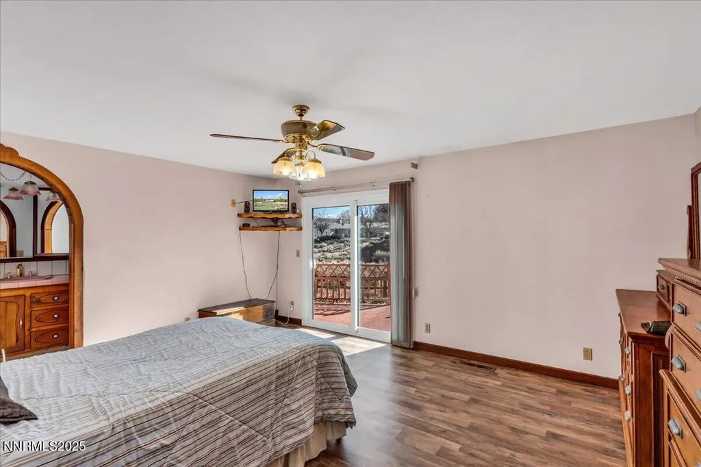 1359 Creek Gardnerville NV 89410