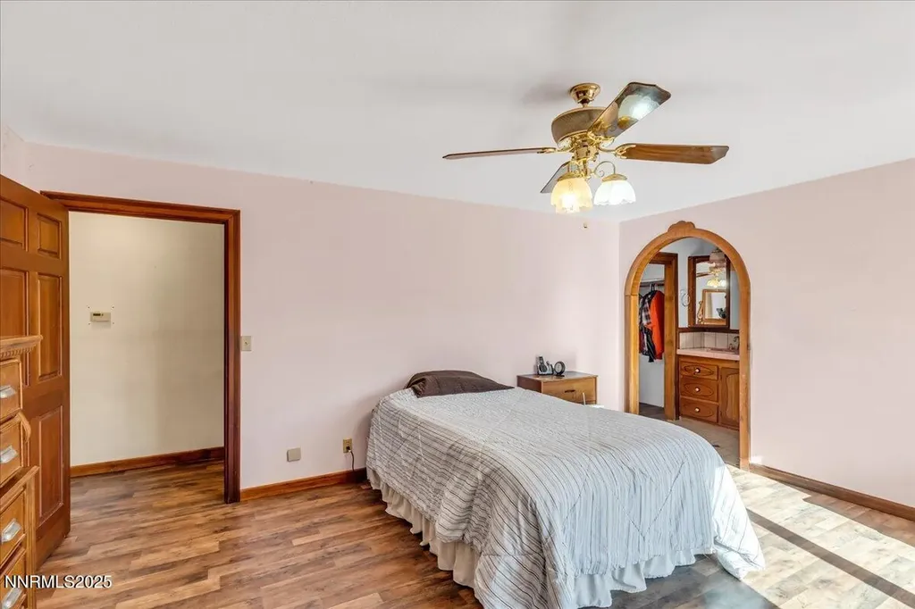 1359 Creek Gardnerville NV 89410