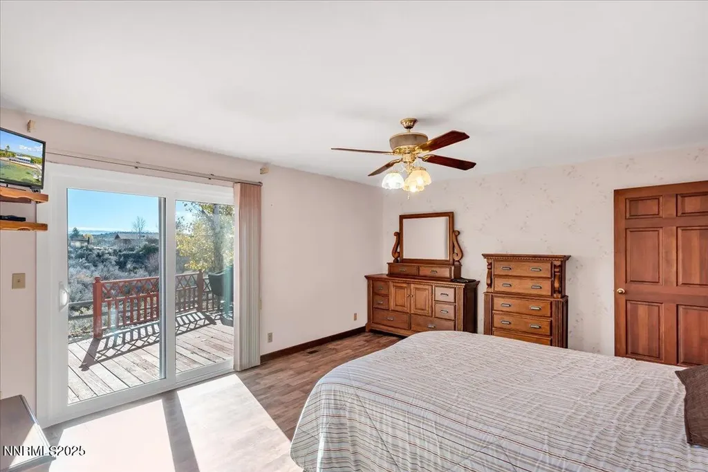 1359 Creek Gardnerville NV 89410