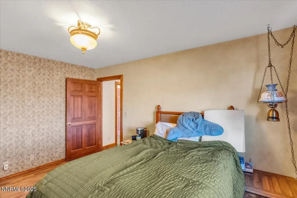 1359 Creek Gardnerville NV 89410