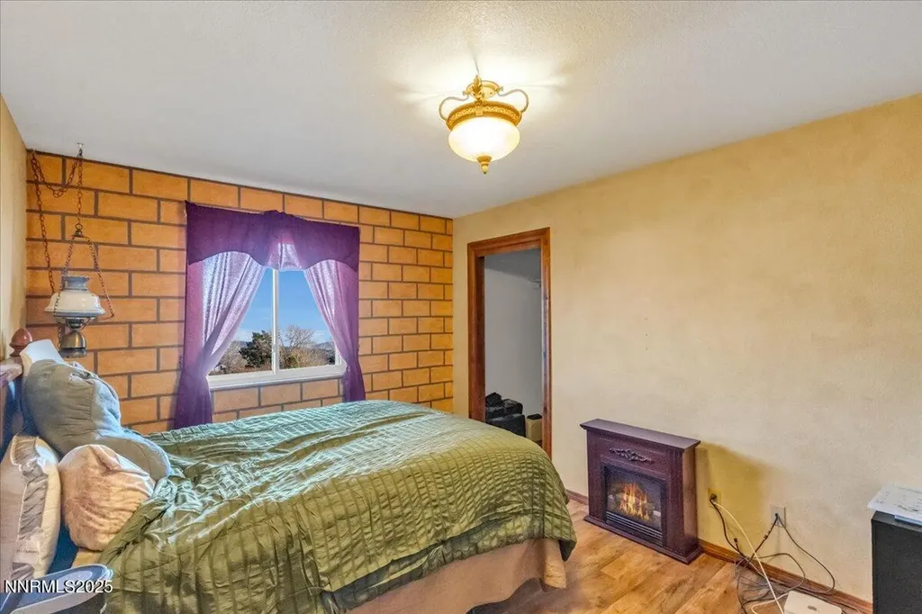 1359 Creek Gardnerville NV 89410