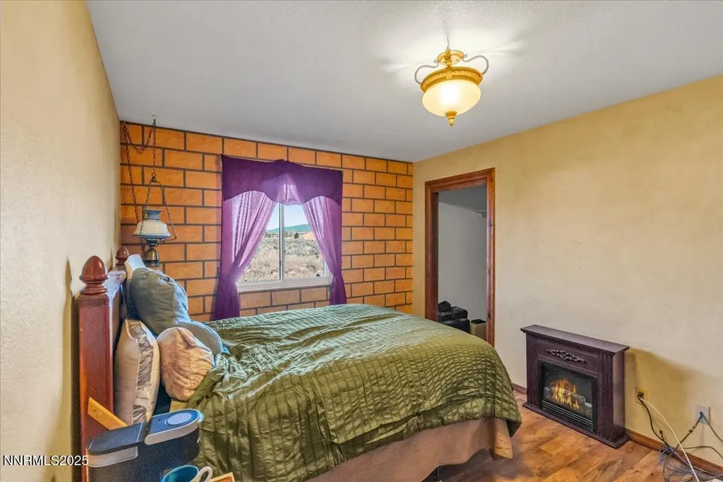 1359 Creek Gardnerville NV 89410