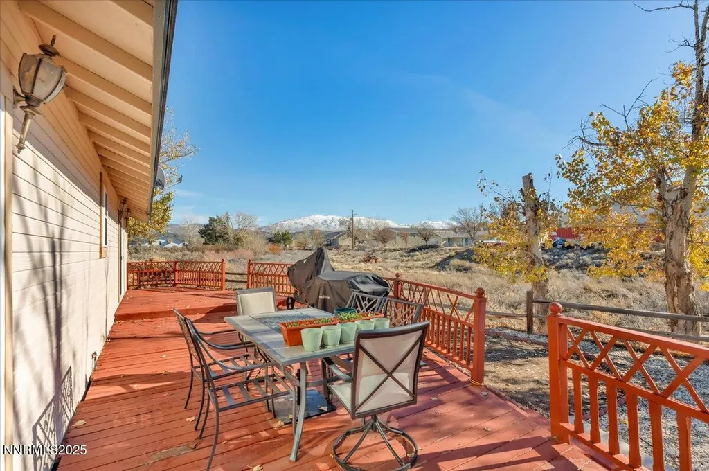 1359 Creek Gardnerville NV 89410