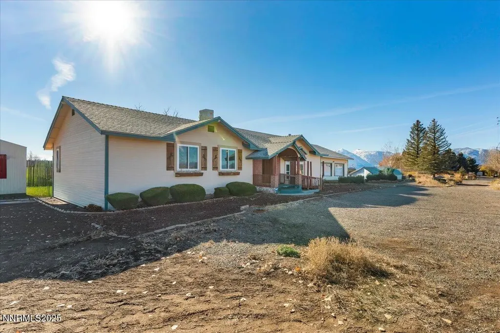 1359 Creek Gardnerville NV 89410