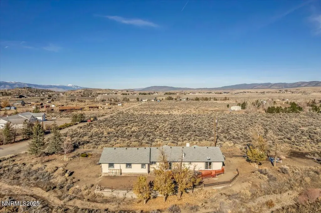 1359 Creek Gardnerville NV 89410