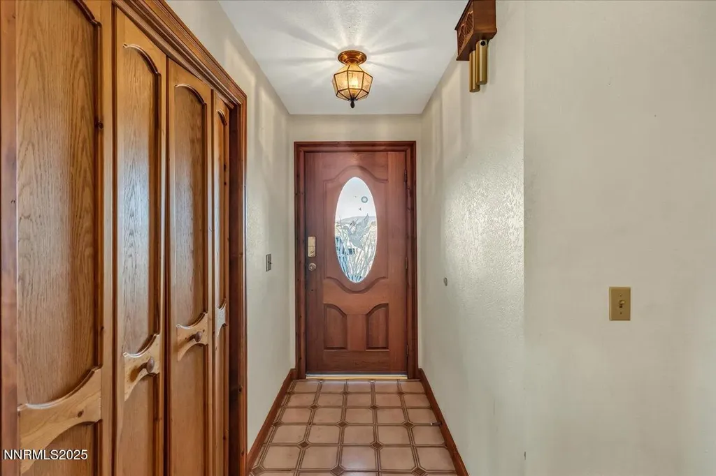 1359 Creek Gardnerville NV 89410