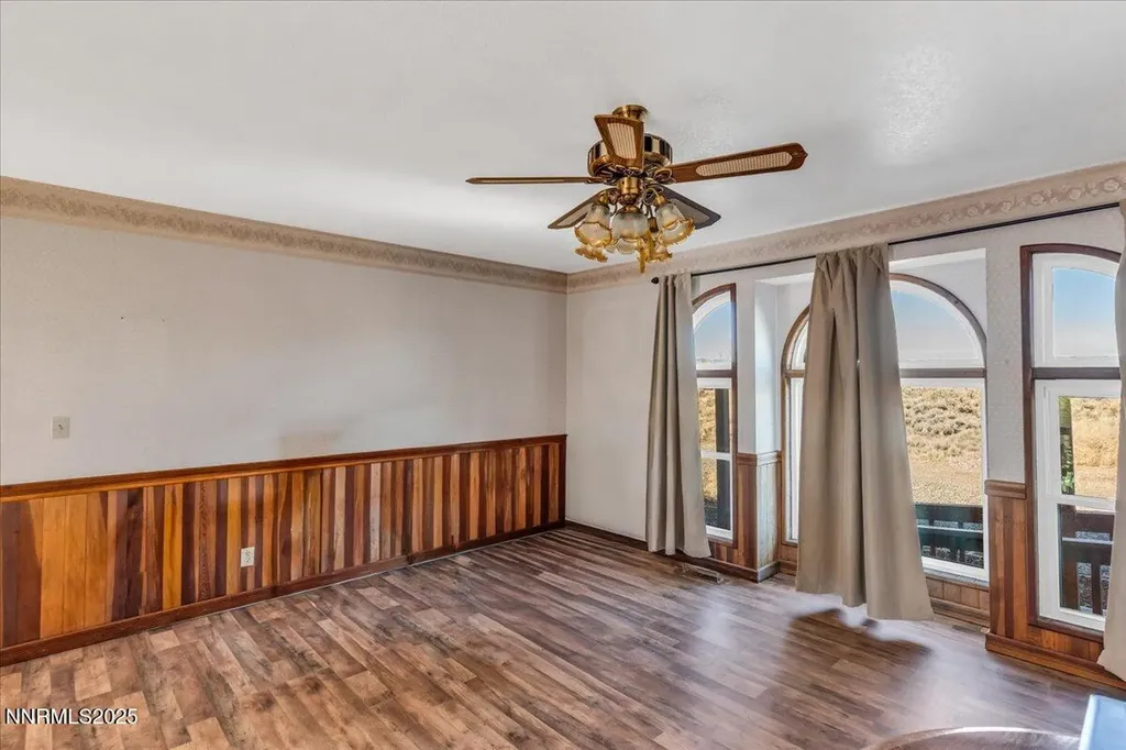 1359 Creek Gardnerville NV 89410