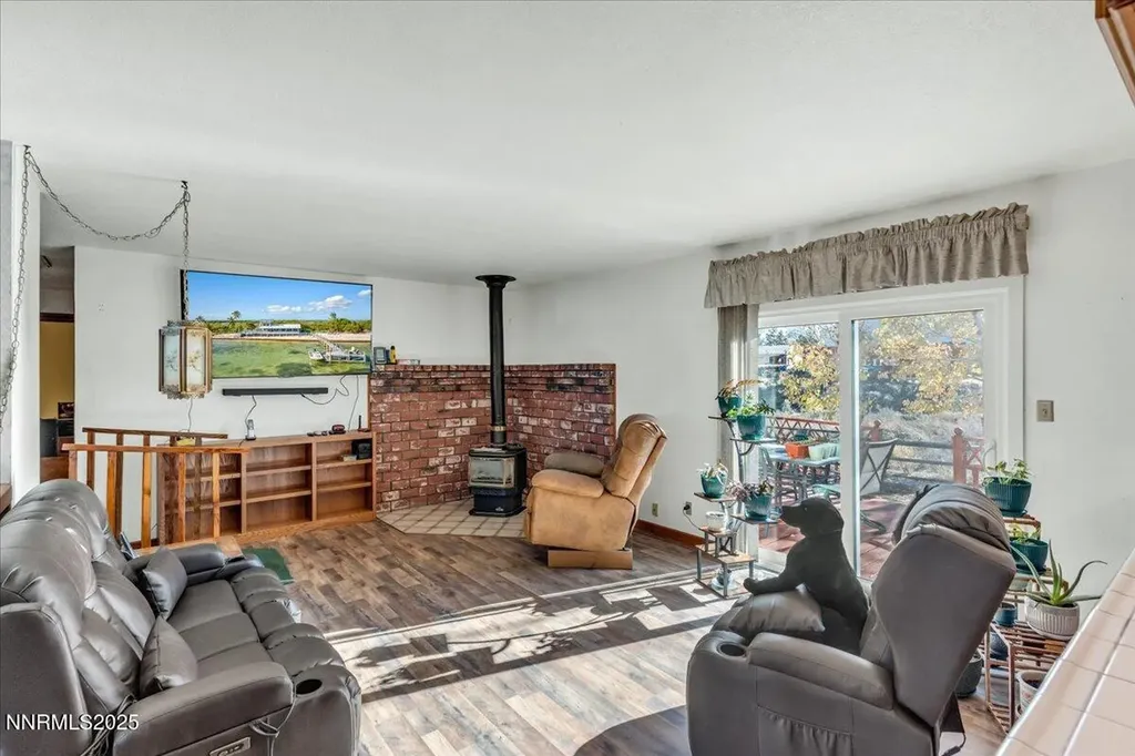 1359 Creek Gardnerville NV 89410