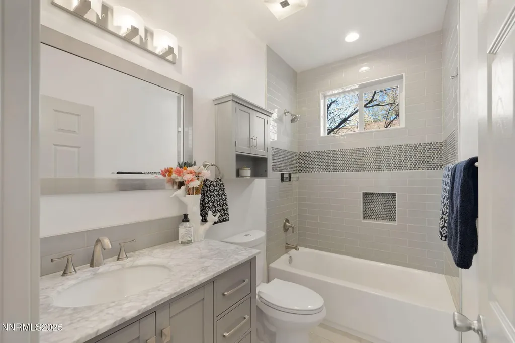 1217 Lander Reno NV 89509