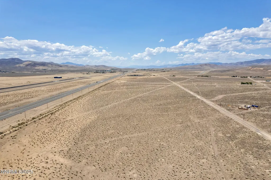 2215 Comstock Silver Springs NV 89429