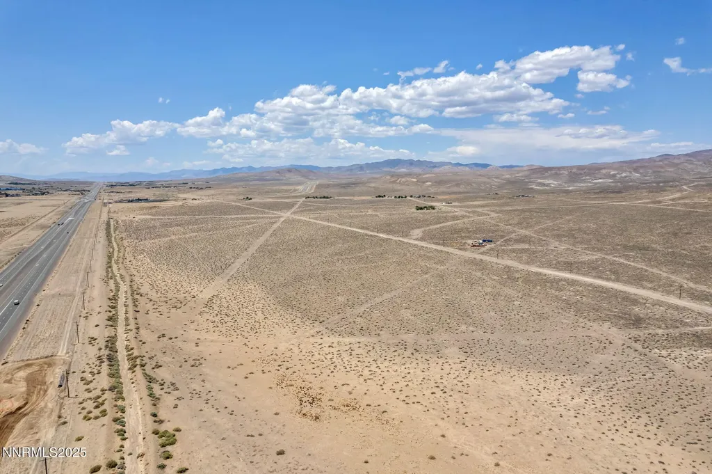 2215 Comstock Silver Springs NV 89429