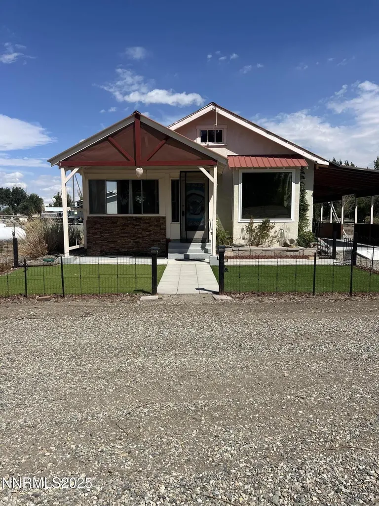 16 Tucker Yerington NV 89447