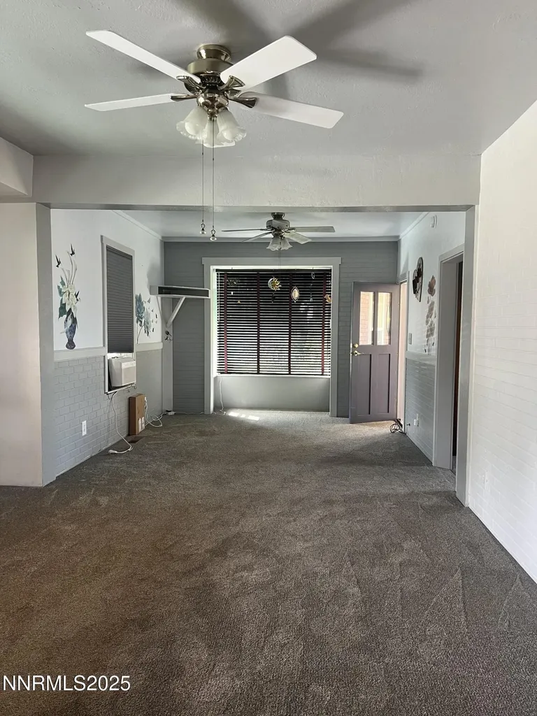 16 Tucker Yerington NV 89447