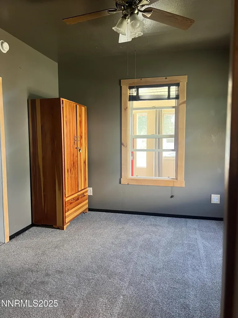 16 Tucker Yerington NV 89447