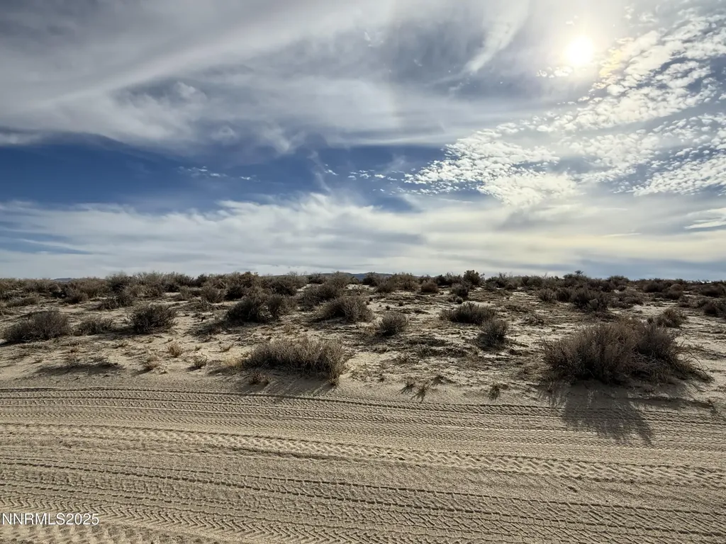 5285 3rd Silver Springs NV 89429