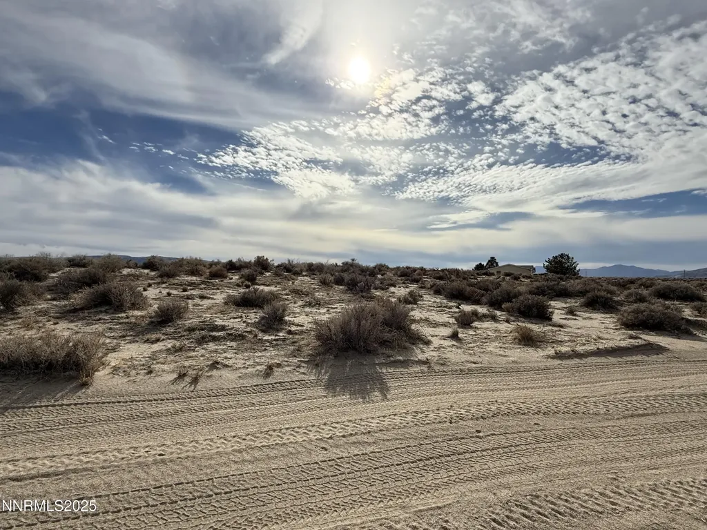 5285 3rd Silver Springs NV 89429