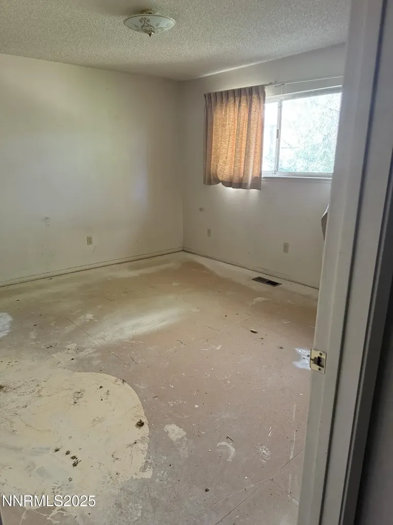 6521 Flower Reno NV 89506