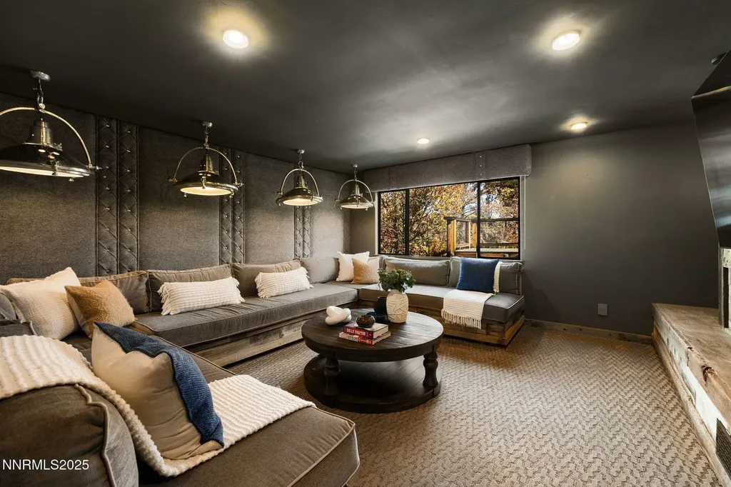 1825 Manzanita Reno NV 89509