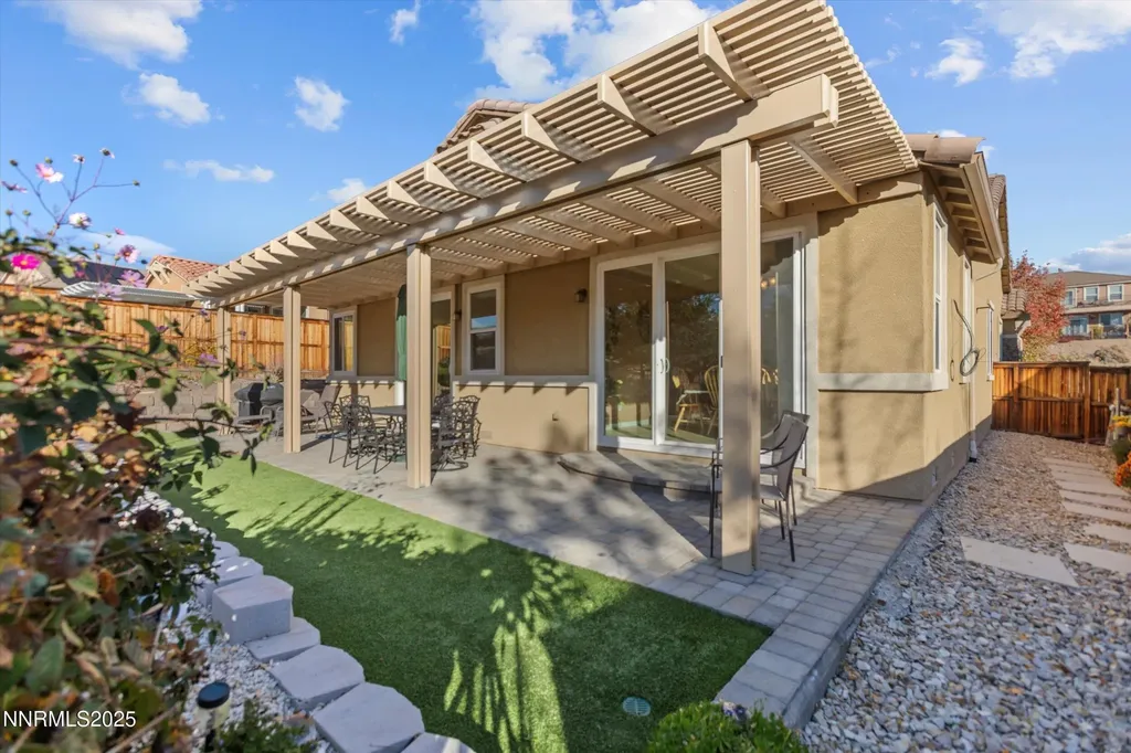 5227 Vista Heights Sparks NV 89436