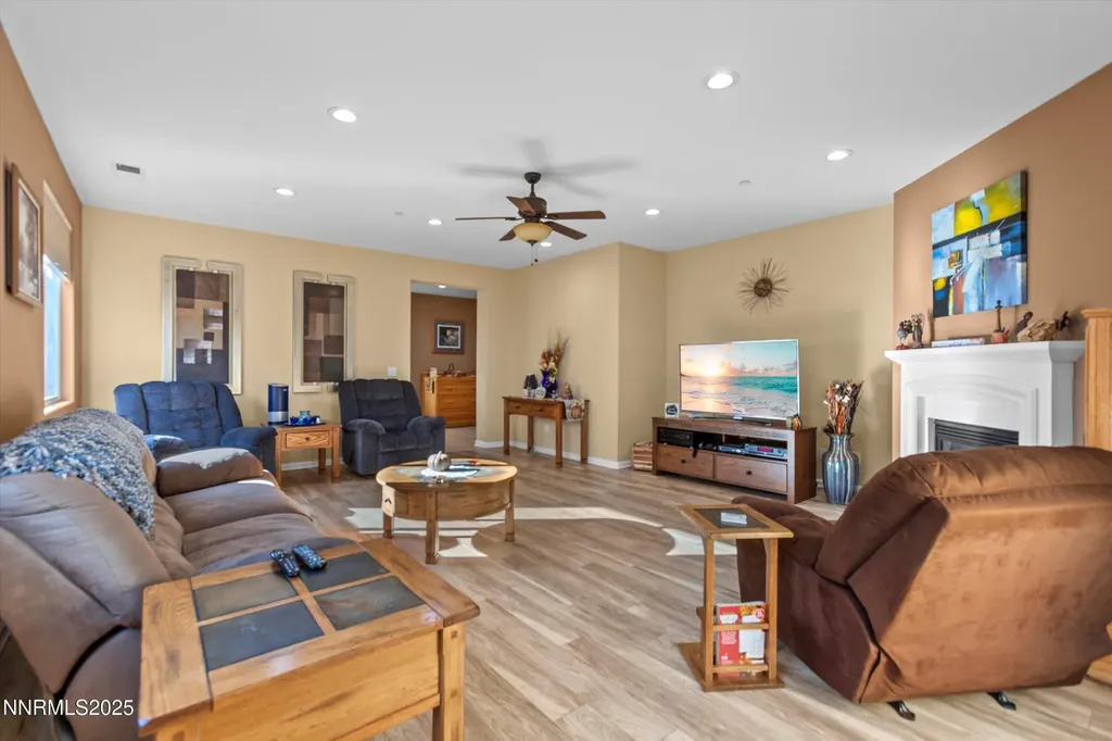 5227 Vista Heights Sparks NV 89436