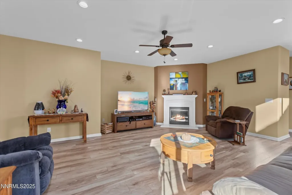 5227 Vista Heights Sparks NV 89436