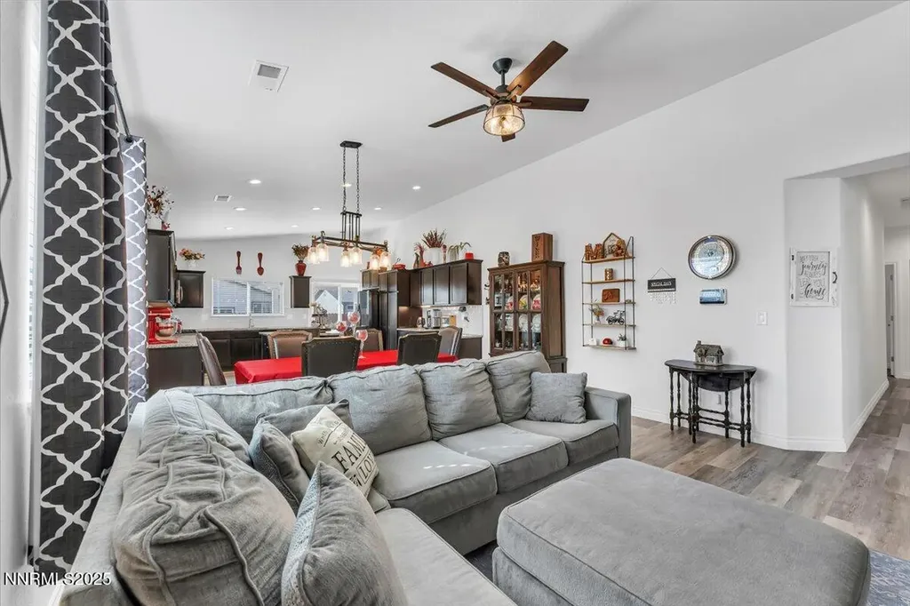 18722 Knott Creek Reno NV 89508