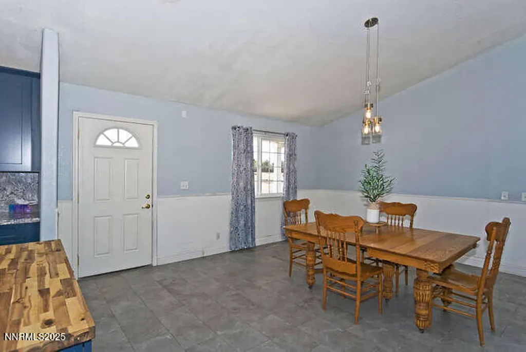 1141 Centerville Gardnerville NV 89460