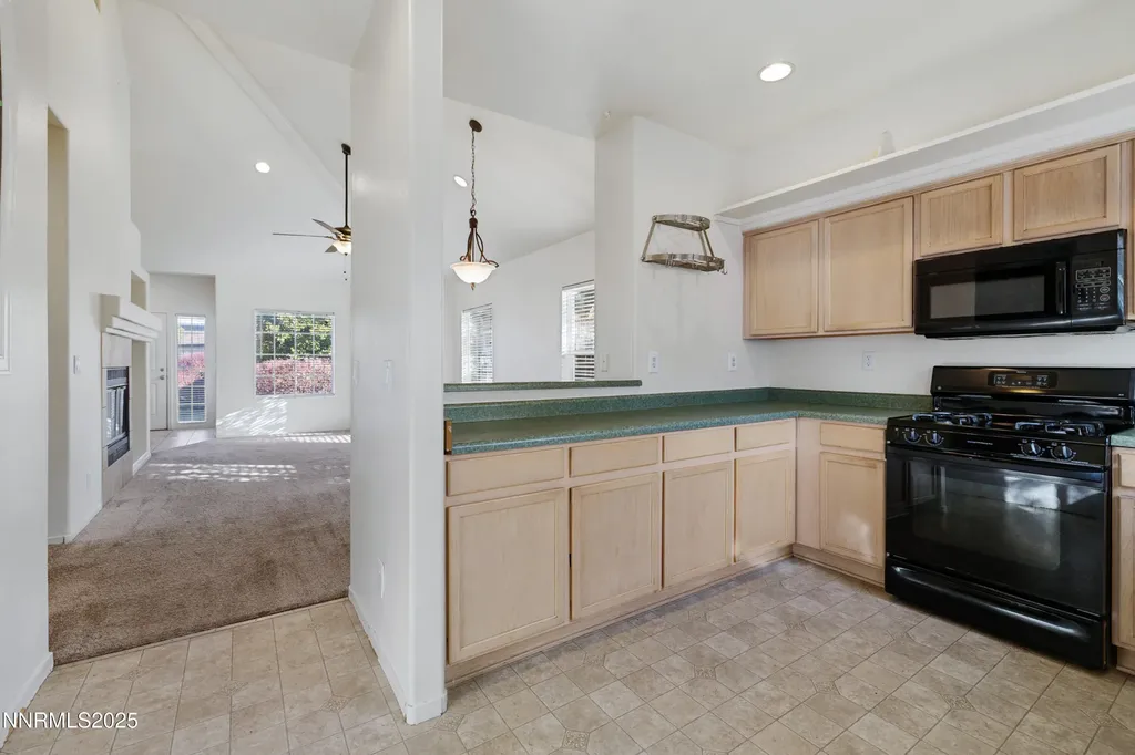 5420 Desert Peach Sparks NV 89436