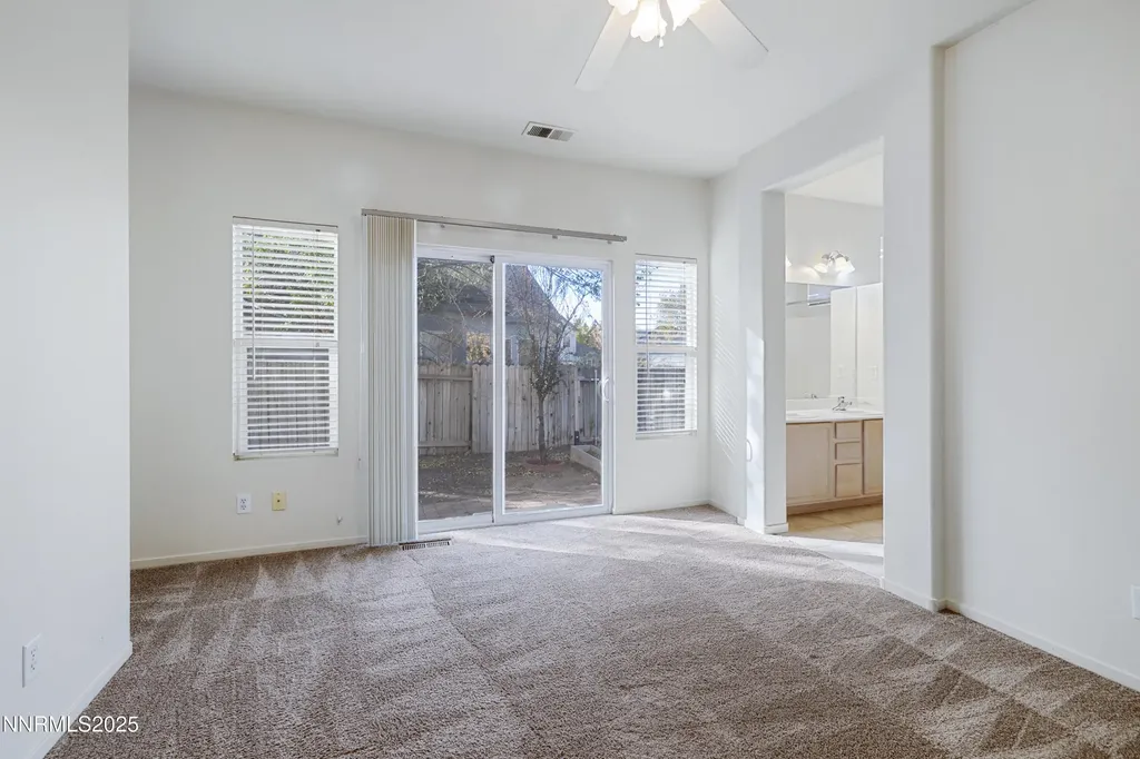 5420 Desert Peach Sparks NV 89436