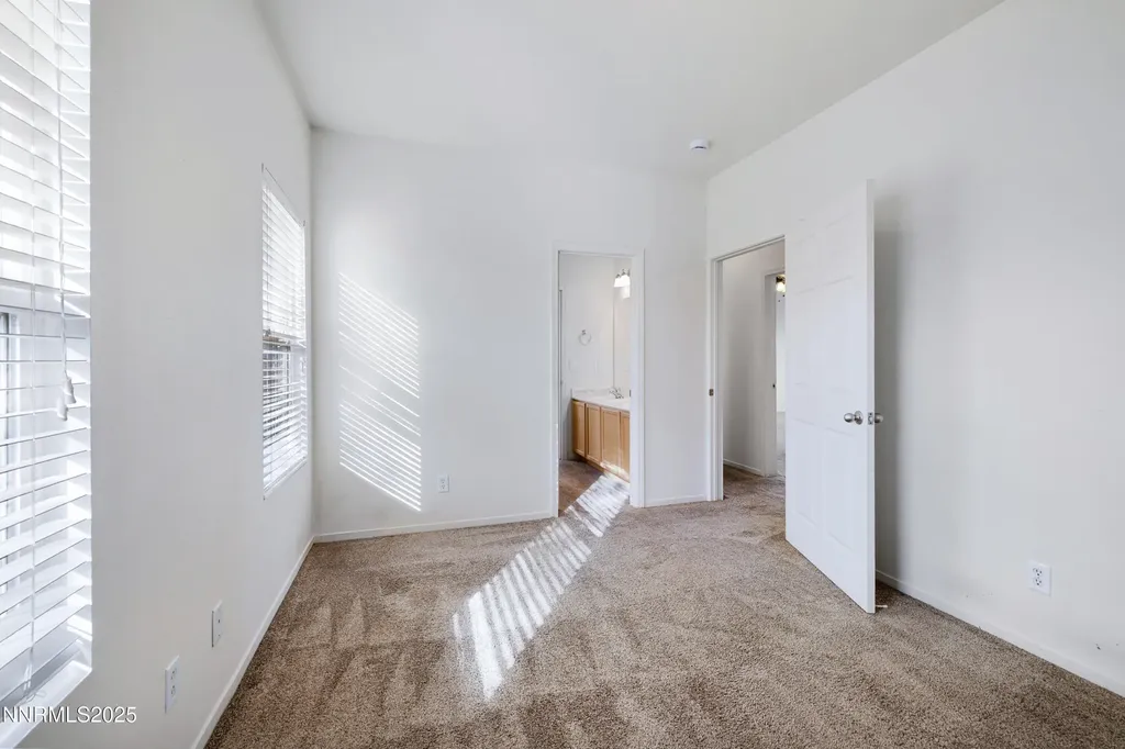 5420 Desert Peach Sparks NV 89436