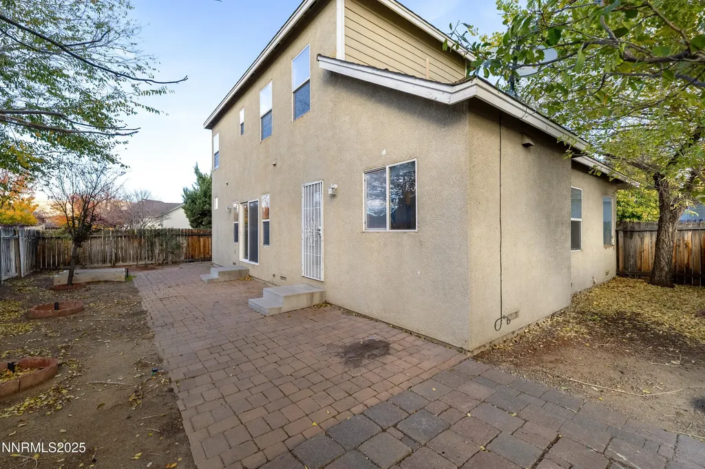 5420 Desert Peach Sparks NV 89436