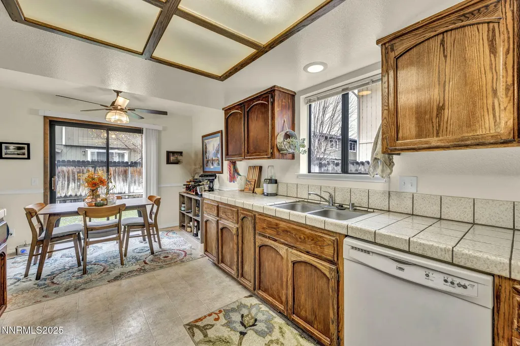 1476 Jessica Gardnerville NV 89410