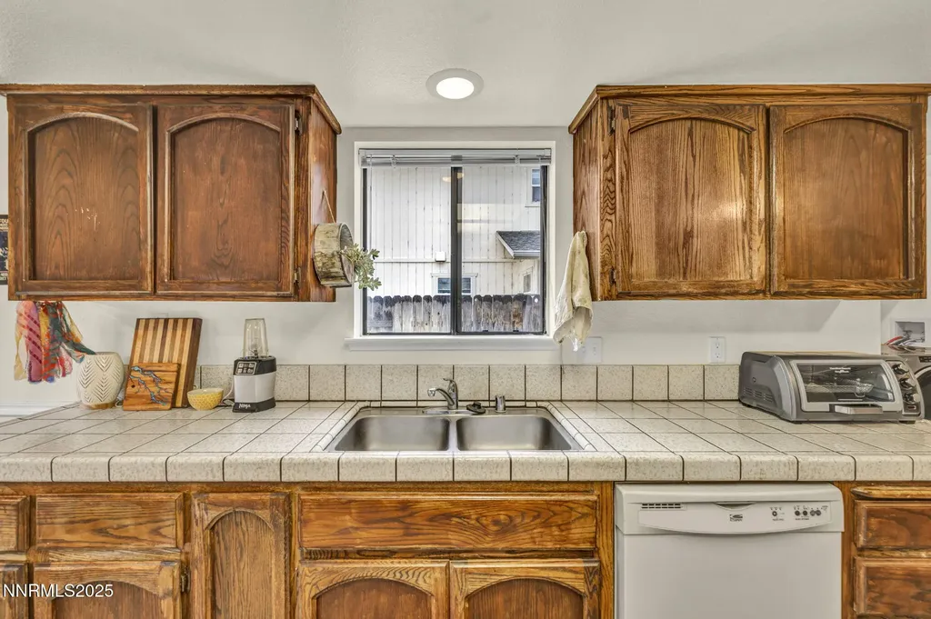1476 Jessica Gardnerville NV 89410
