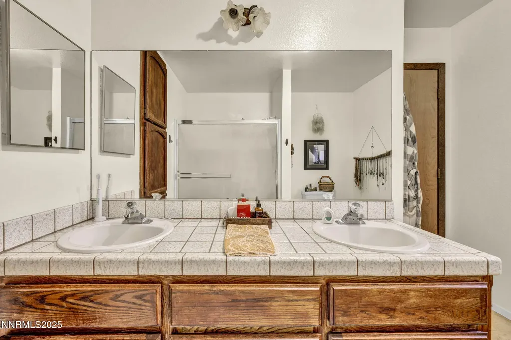 1476 Jessica Gardnerville NV 89410