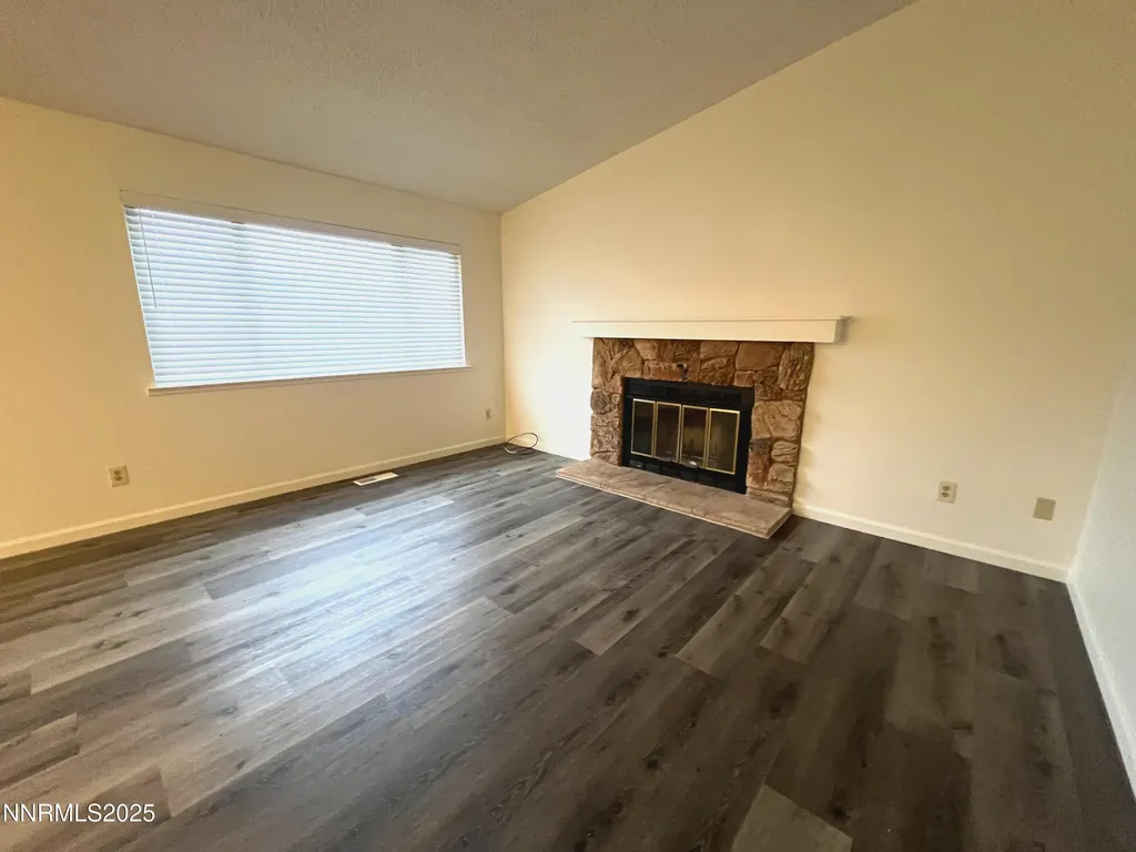 10350 Silver Spur Reno NV 89508