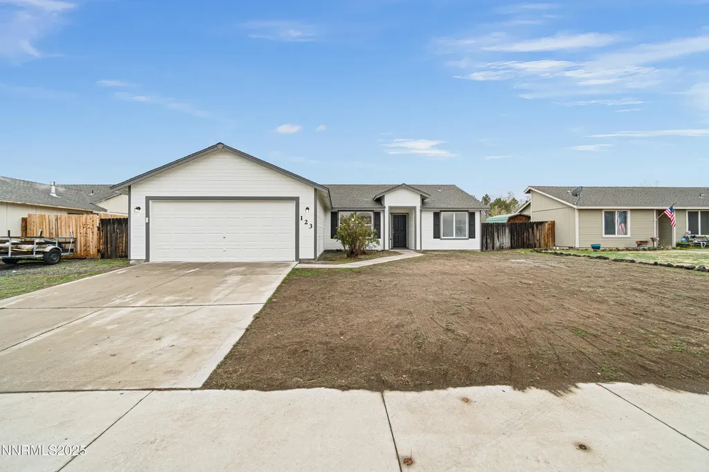 123 Shadow Mountain Fernley NV 89408