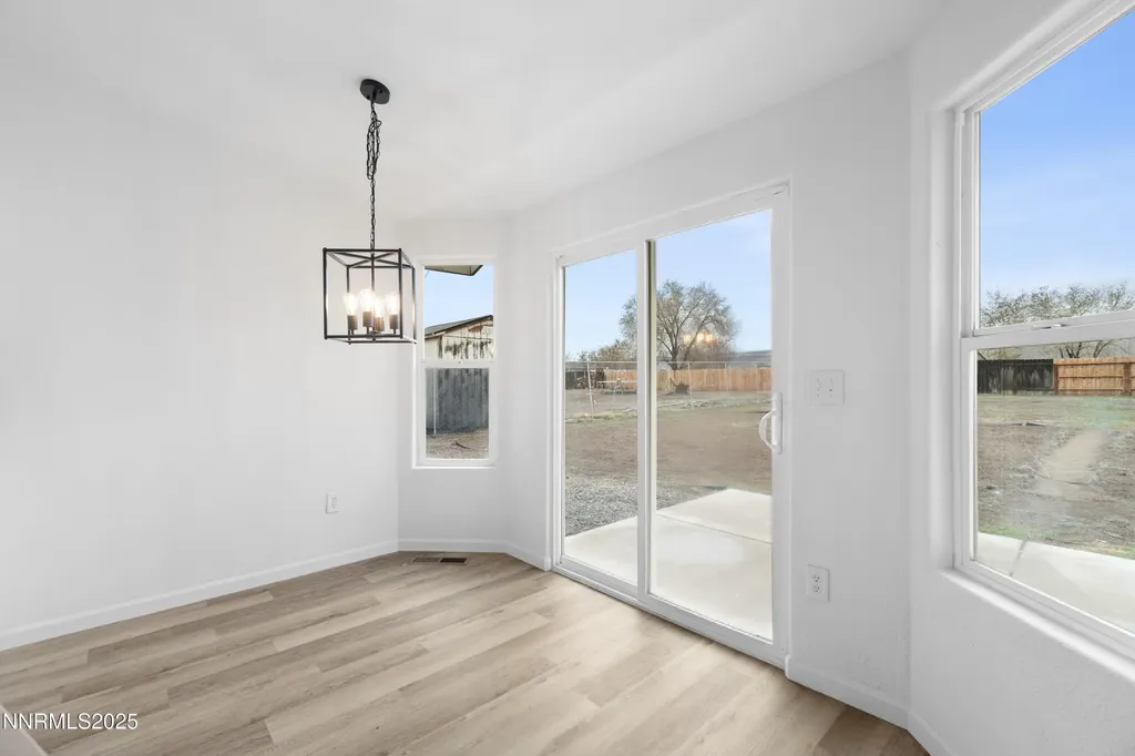 123 Shadow Mountain Fernley NV 89408
