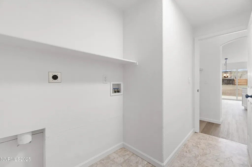123 Shadow Mountain Fernley NV 89408