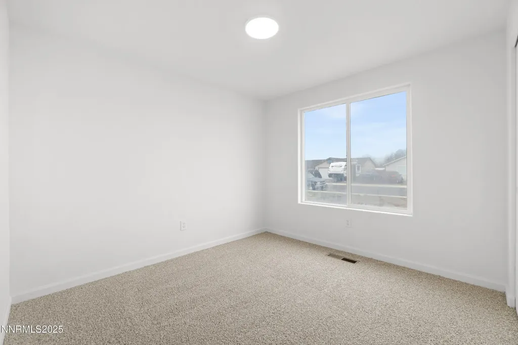 123 Shadow Mountain Fernley NV 89408