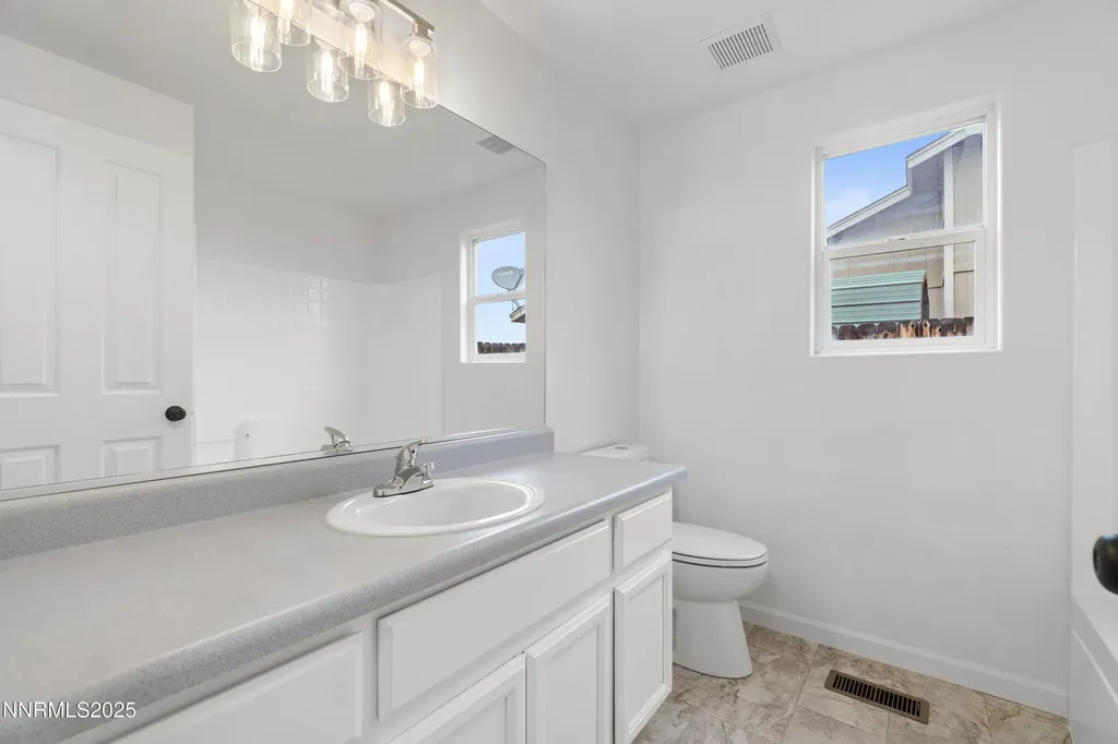 123 Shadow Mountain Fernley NV 89408