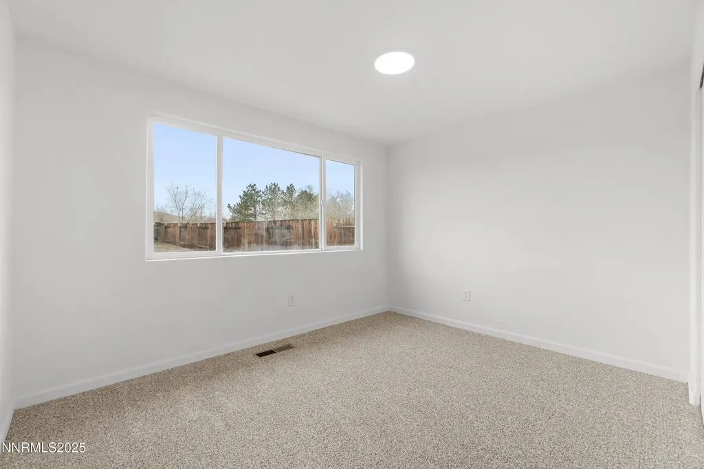 123 Shadow Mountain Fernley NV 89408