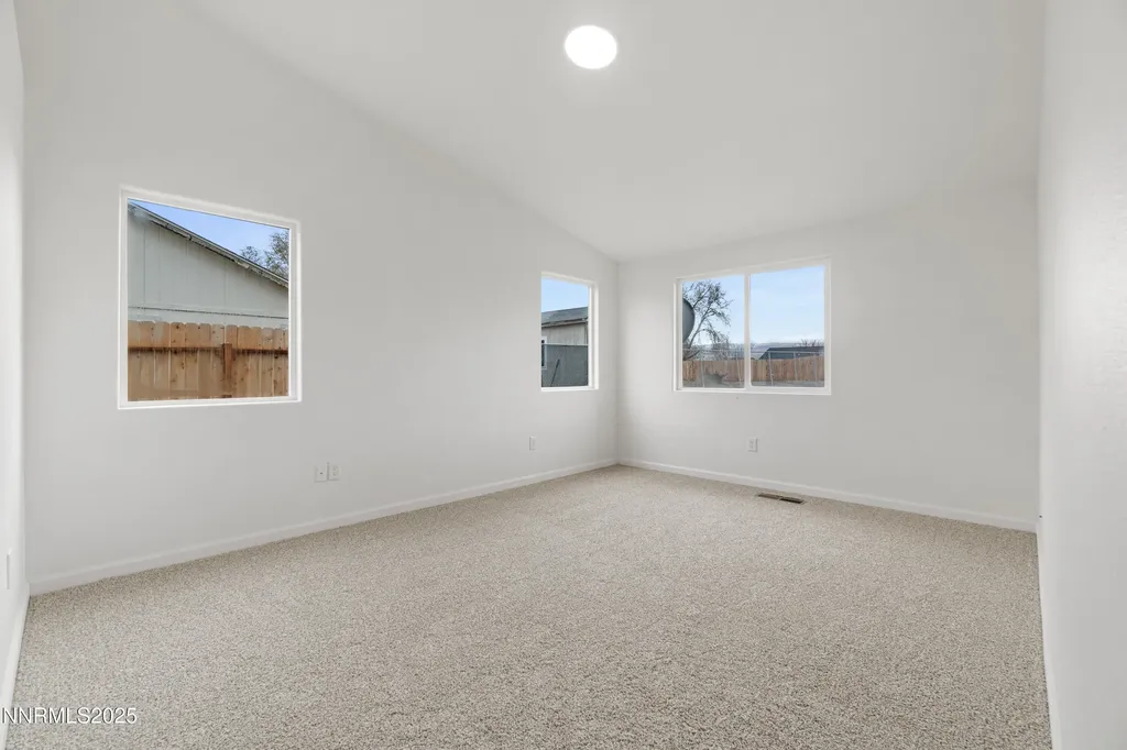123 Shadow Mountain Fernley NV 89408