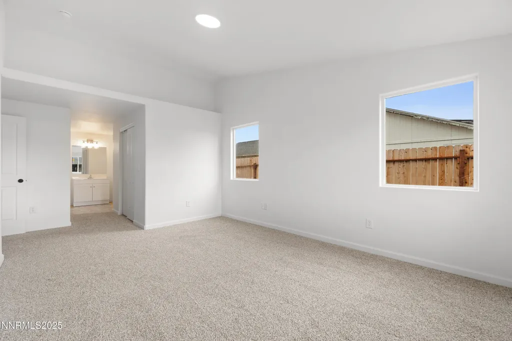 123 Shadow Mountain Fernley NV 89408