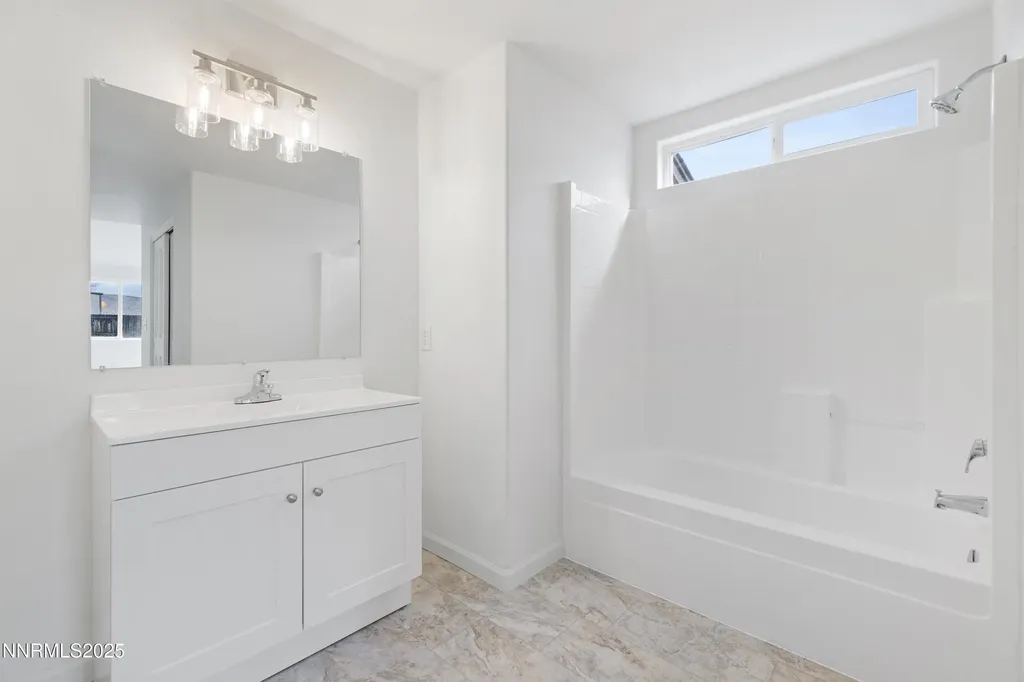 123 Shadow Mountain Fernley NV 89408