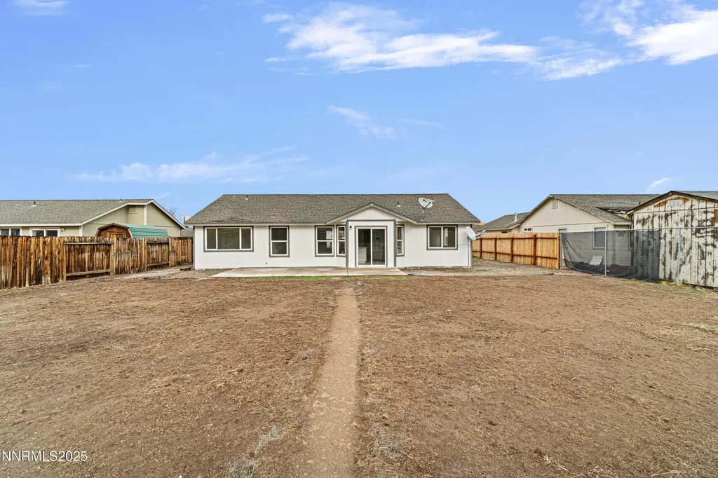 123 Shadow Mountain Fernley NV 89408