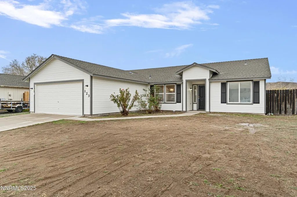 123 Shadow Mountain Fernley NV 89408